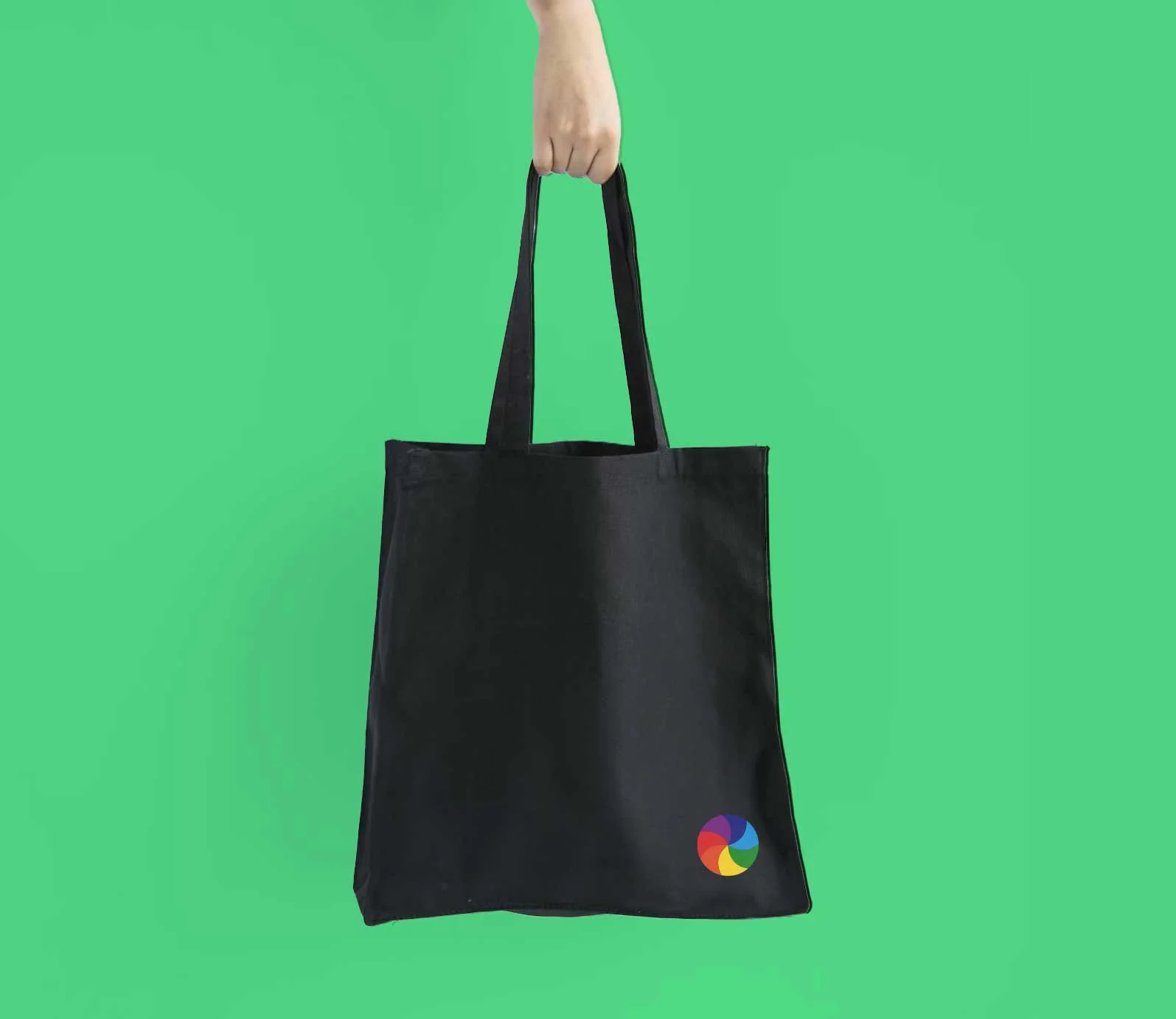 Schwarzer Stoffbeutel/Baumwollbeutel mit individuellem 7color-Logo-Aufdruck – bedruckte Markentasche